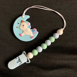 Blue over the moon teething set